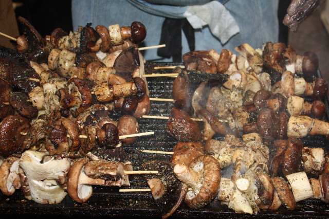Add mushrooms to your shopping list if you are hosting a vegan BBQ.