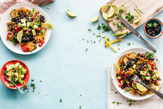 this-colorful-and-delicious-salad-really-hits-the-cc0-public-domain-unsplash-ella-olsson-220908_download This colorful and delicious salad really hits the spot.