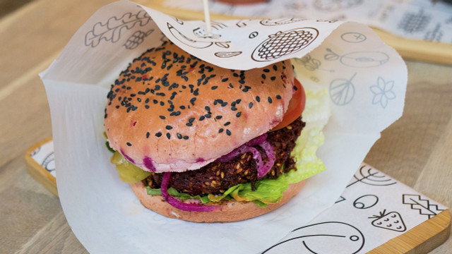 Meatless burgers are the perfect alternative for vegans. 