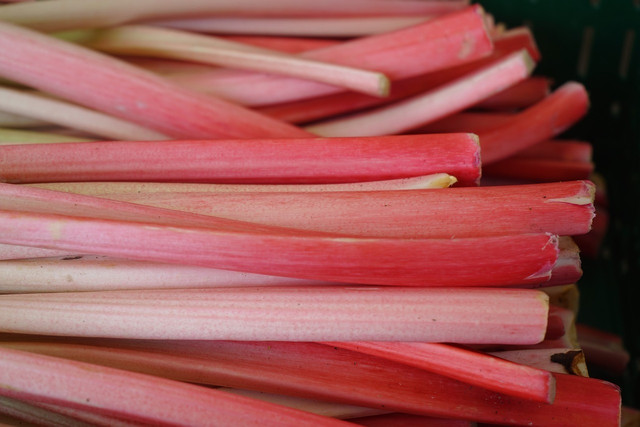 Rhubarb tea should be made using only the stalks. 