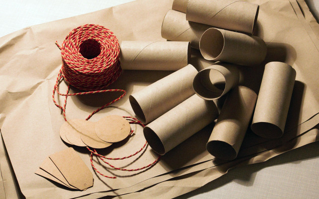 Christmas holiday gift wrap ideas toilet paper towel rolls