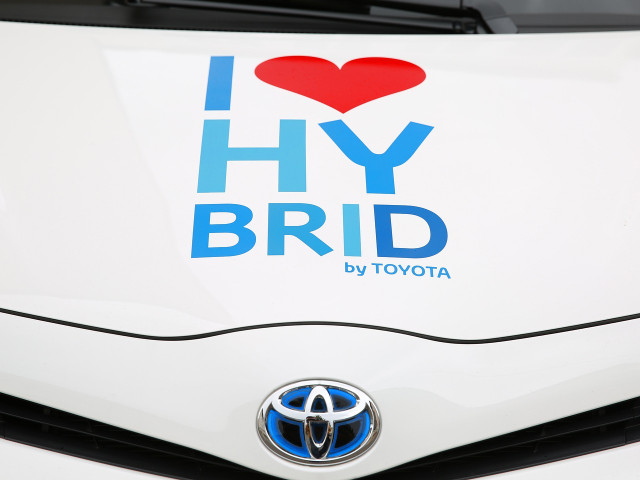 Hybrid e-mobility vehicles have small combustion engines.