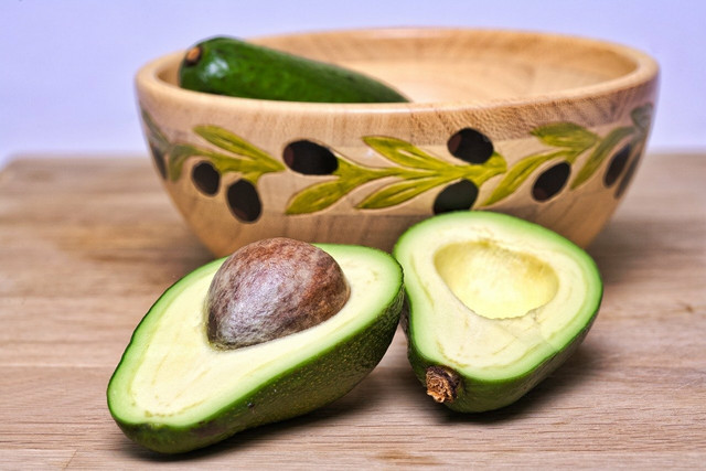 There's a whole hot of avocado oil health benefits to harness