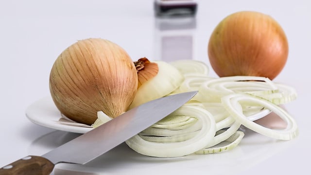 Earache home remedies remedy for earache relief household ingredients onions