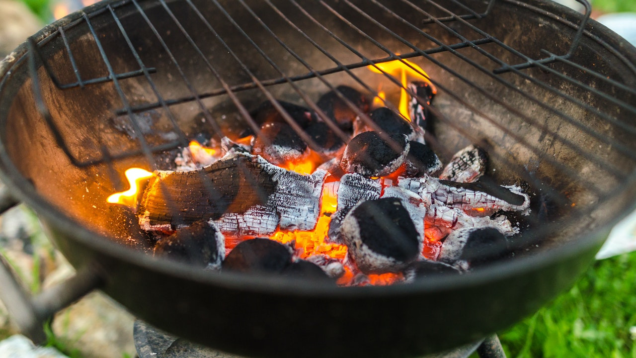 How to Clean Grill Grates with Baking Soda