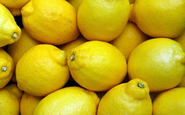 remove smoke smell lemons