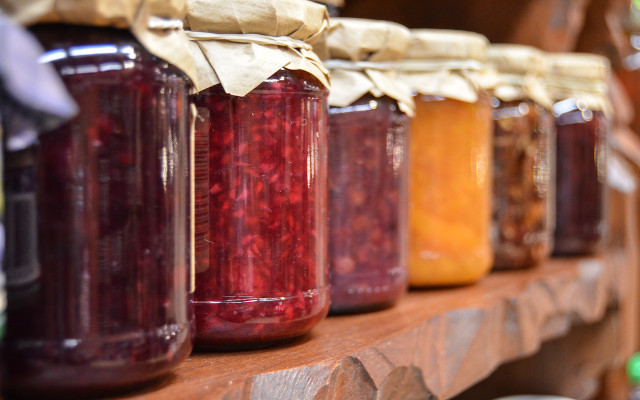 jam-e-pixabay-230920-1280x800-1 preserving plums