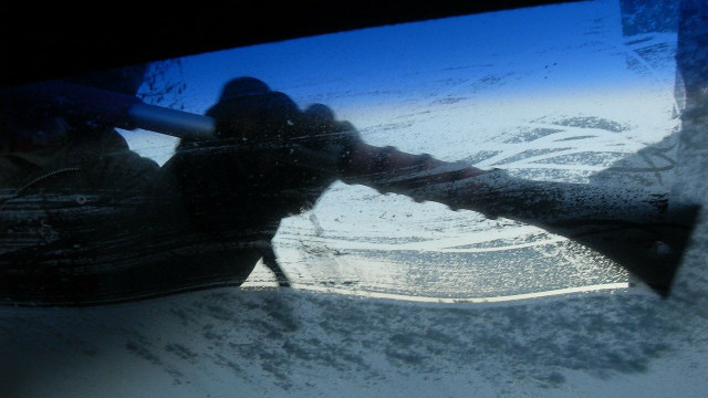defrost windshield