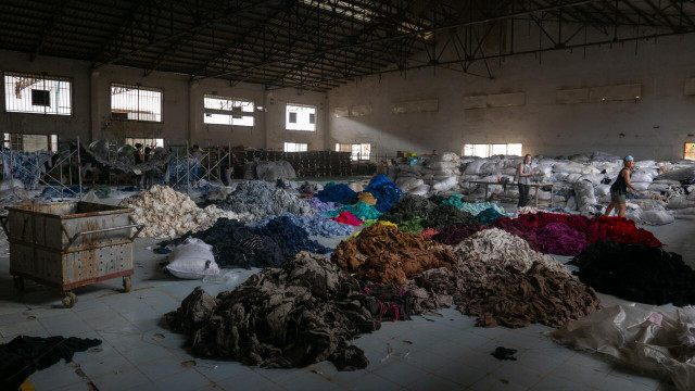 quality-directly-determines-the-total-number-of-ti-cc0-public-domain-unsplash-230321_download Quality directly determines the total number of times you'll be able to wear something before it ends up in the trash.