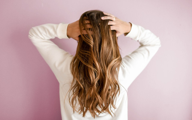 Dry scalp home remedies: natural hair skin treatment