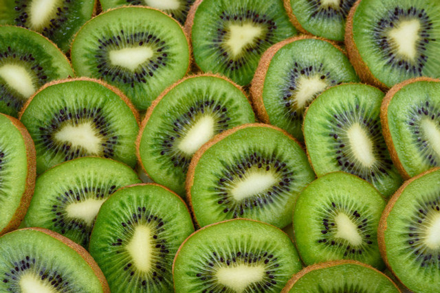 Wondering how to store kiwi? It depends on how ripe the fruit is. 