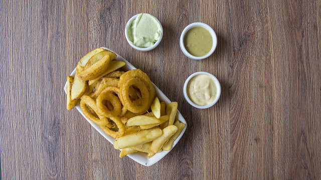 Vegan aioli goes great with French fries. 