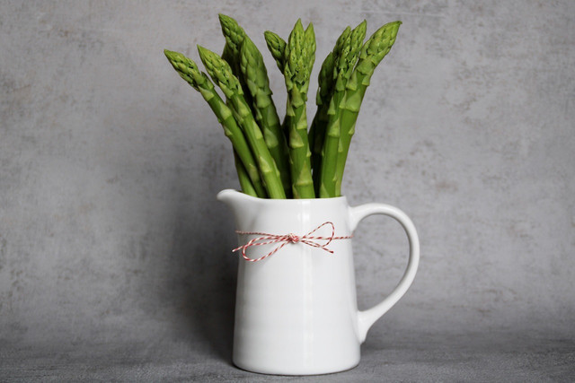Steamed asparagus has many benefits.