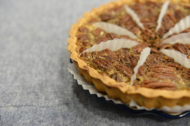 Cornstarch replaces eggs to make a delicious vegan pecan pie.
