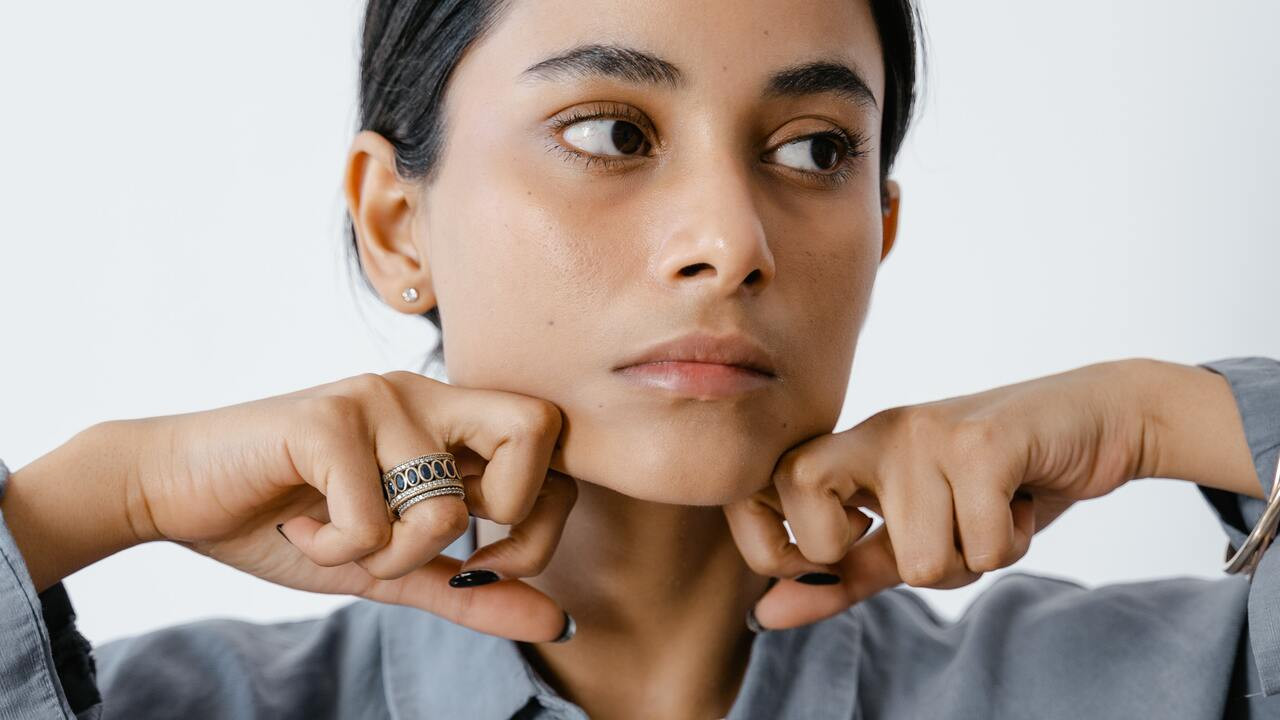 Does Mewing Work? Inside the Jaw Defining Craze - Utopia