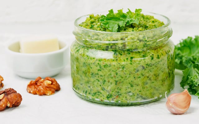 Vegetable scraps pesto