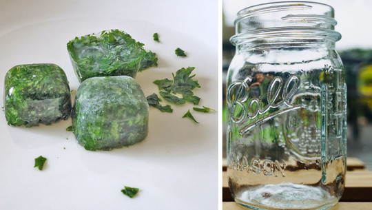 Freeze food without plastic sustainable kitchen tips household hacks mason jar spinach