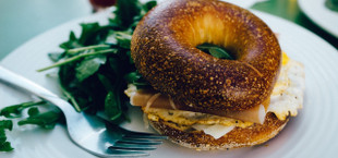 how to keep bagels fresh