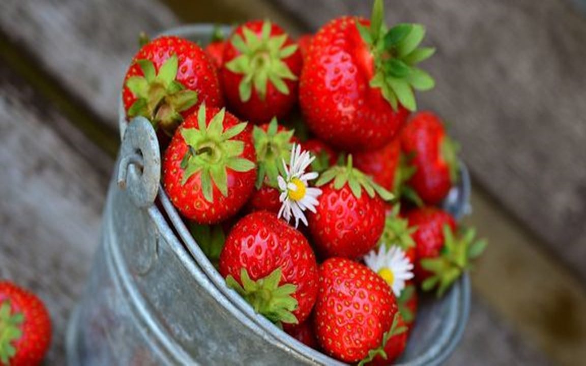 How to Freeze Strawberries, 3 Ways Including 1 Lazy Way