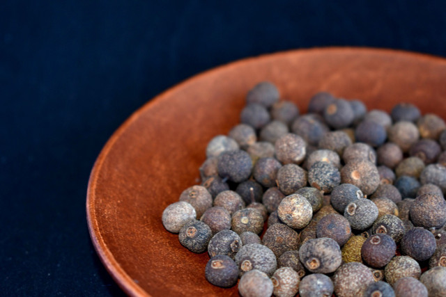 Allspice will fill your home with a warm winter smell.
