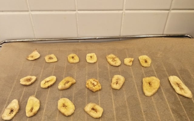 baked banana chips