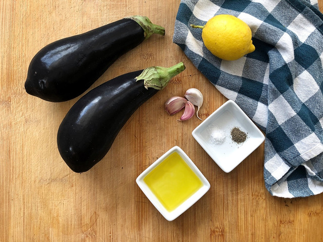 This Greek eggplant dip only needs six ingredients. 