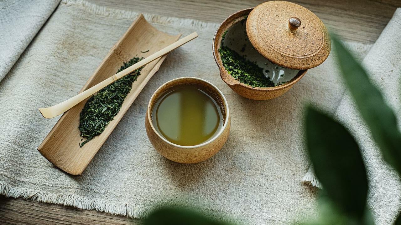 Green Tea Guide: Nutrition, Benefits, Side Effects, and More