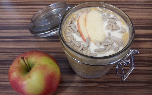 Overnight Oats with Apples