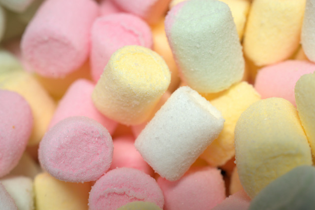 You can make brightly colored vegan marshmallows using natural flavors.