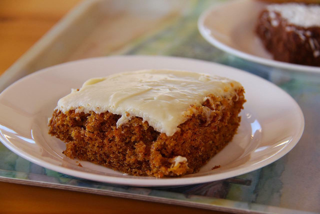 This vegan carrot cake can be cut into 12 slices.