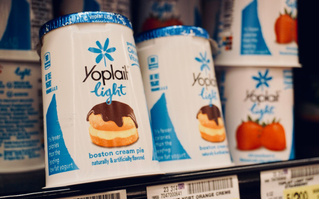 Light yogurt yoplai 
