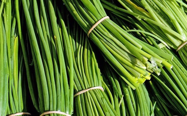 Drying chives