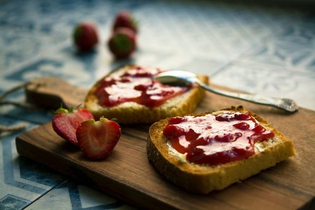 Head to your local farmer's market and ask for jams without gelatin.