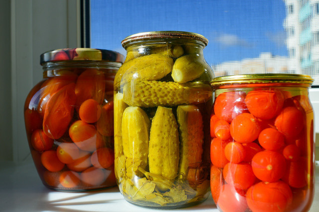 Pickle juice can be used both in cooking and to pickle other vegetables such as onions and tomatoes. 