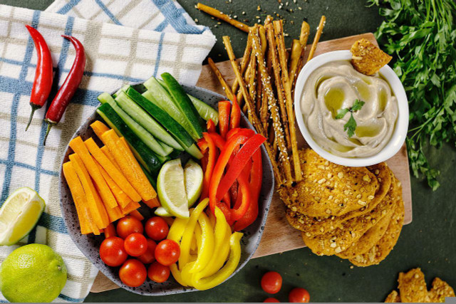 Looking for the ideal hiking snack? Veggies and dip can help give you a boost while on the trail. 