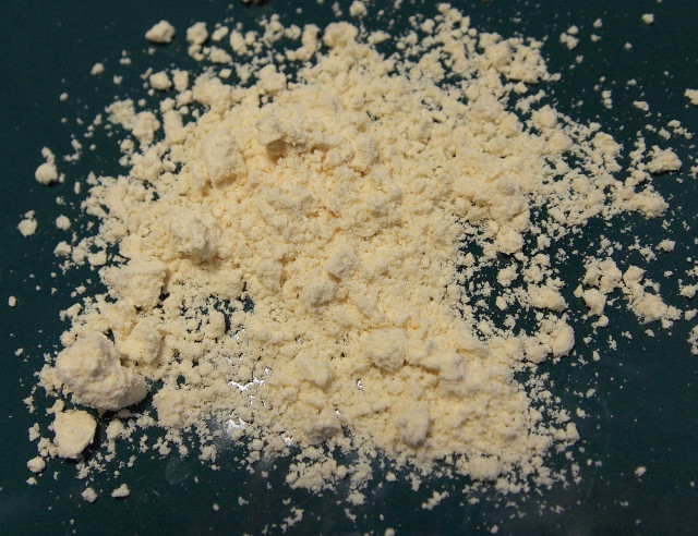 Use soy powder to make vegan evaporated milk.