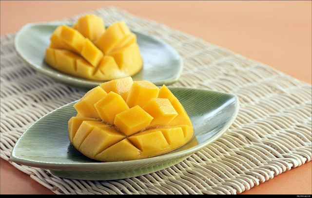 Use fresh mango on the top of your quinoa pudding.
