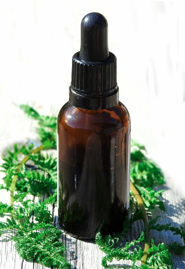 Tea tree oil is an anti-inflammatory and antibacterial back acne treatment.
