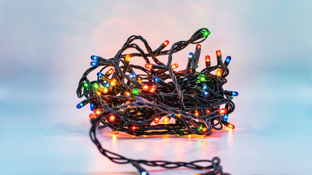 how to store christmas lights