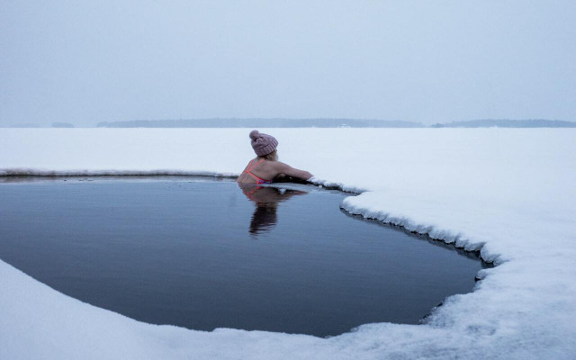 There are lots of health and mental benefits to cold water swimming.