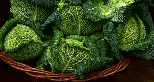 Leafy green vegetables are a rich source of magnesium. 