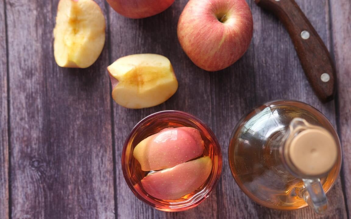 https://images.utopia.org/UTf-z-HI-9TRp4dHaCXvB_OixvI8rIOVIJicgSWMv8E/rt:fill/w:1152/h:864/g:ce/plain/2022/01/can-apple-cider-vinegar-go-bad-cco-unsplash-towfiqu-barbhuiya-220131.jpg