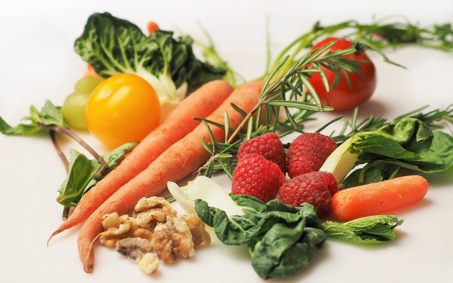 Healthy foods balanced diet boost kids immune system