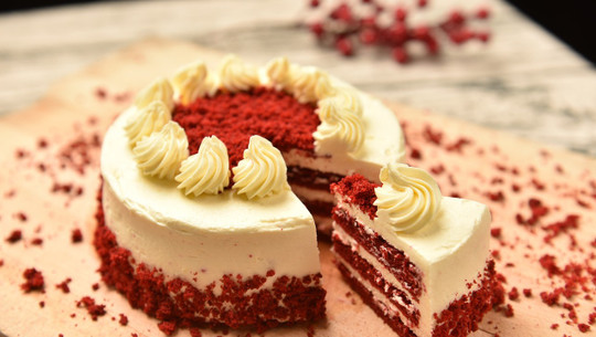 Red velvet cake is one of the most popular cakes in the US.