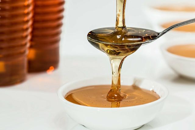Honey's soothing properties help to ease the pain and swelling of a bee sting.