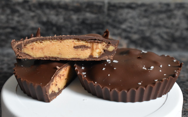 Making your own vegan peanut butter cups is relatively simple. 