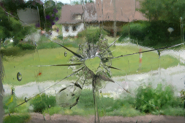 many-people-have-no-idea-how-to-dispose-of-glass-p-cc0-pixabay-gere-220826_download Many people have no idea how to dispose of glass properly.