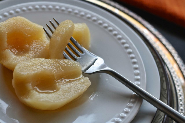 Fresh, ripe pears will make the best chutney