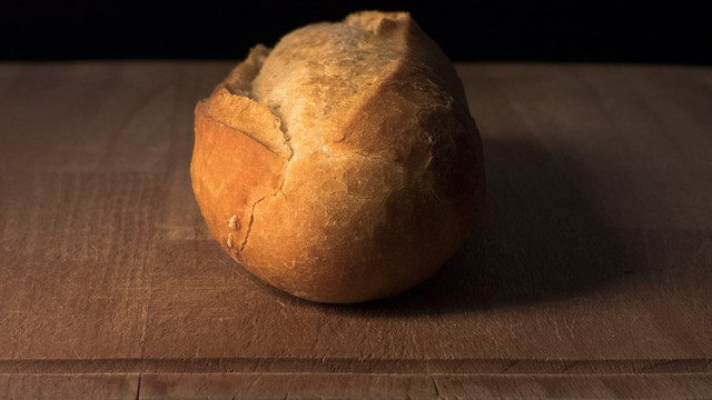 Wondering how to store sourdough bread? There are a few different ways to keep it fresh. 