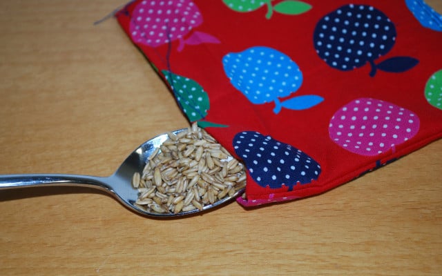 You can fill your all-natural grain pillow with grains or seeds such as oats, grape seeds, flax, wheat or spelt. 
